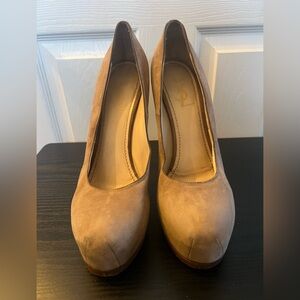 YSL Yves Saint Laurent Tribtoo Tribute Beige Suede Platform Pumps Heels